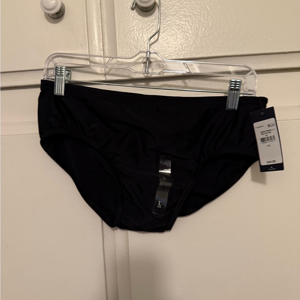 Black Brief Swim Bottoms #Tommy

New with Tags.
I got fat before I can wear them
